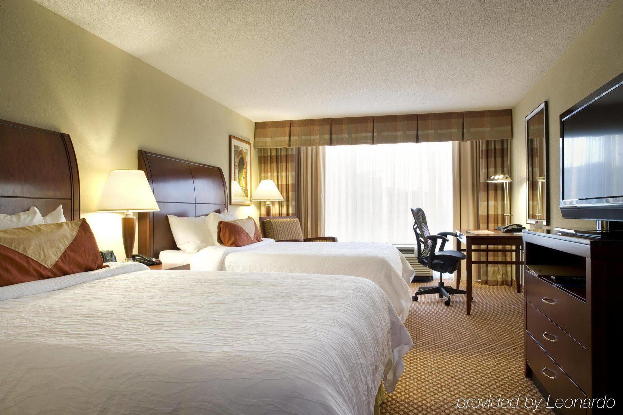 Hilton Garden Vanderbilt 3*